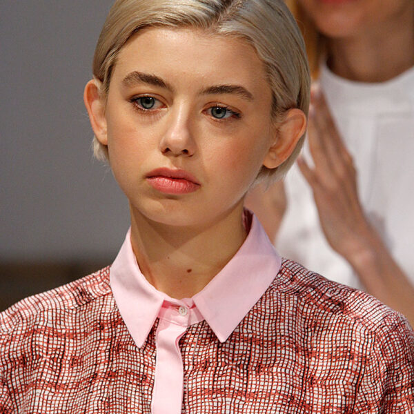 Taglio di capelli corto estate 2016 - Foto: Charlotte Mesman