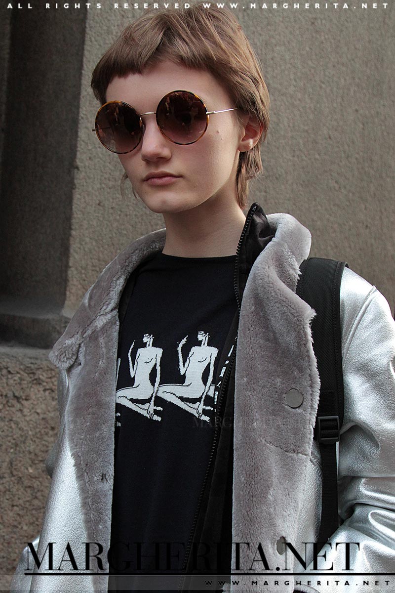 Peyton Knight durante la Fashion Week (autunno inverno 2016 2017), ph. Charlotte Mesman