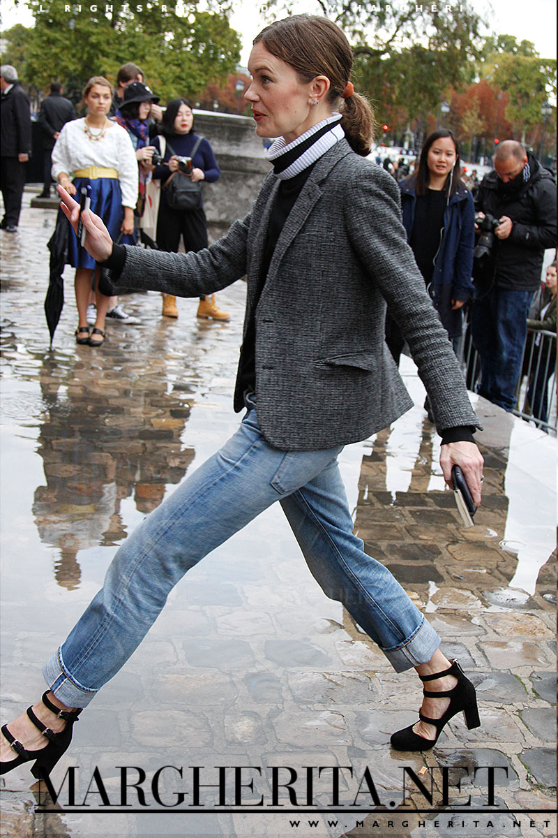 Un jeans con un blazer essenziale ed un paio di tacchi. Perfetto!