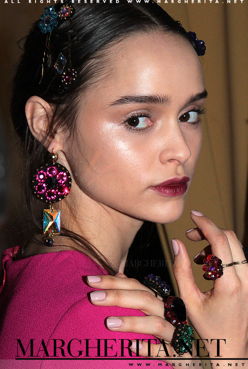 SMalto naturale backstage da San Andres autunno inverno 2016 2017, nails: Sheila Oddino di Manimagia