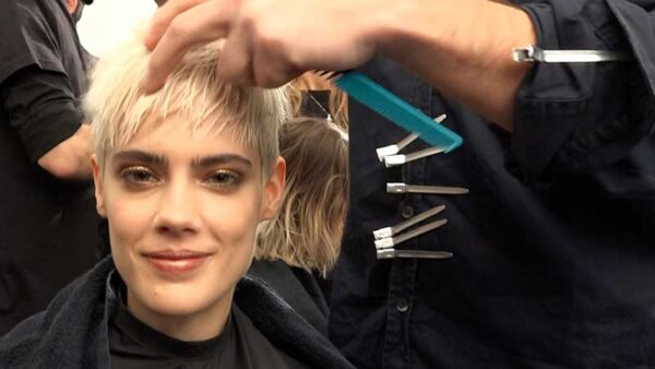 Tendenze capelli. Idee per un'acconciatura estiva? Capelli morbidi, sexy ed eccentrici. Ecco come.