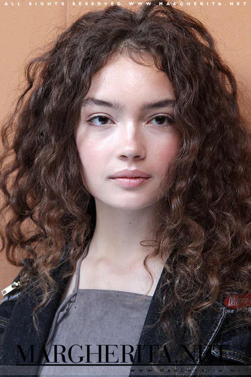 Idee tagli capelli 2018 Backstage Ermanno Scervino Foto Charlotte Mesman