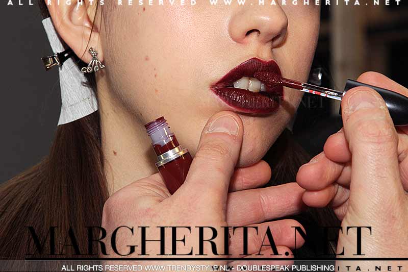 Rossetto rosso. Aquilano.Rimondi, ph. Charlotte Mesman