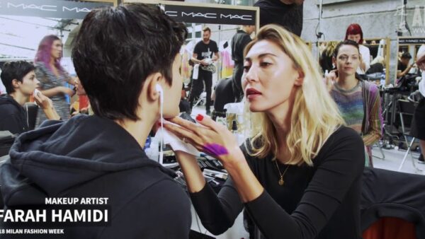 Tendenze trucco 2018. Rossetti. Colori pazzi.