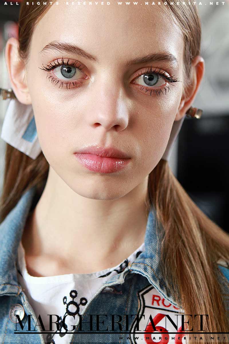 Tendenze trucco 2018. Foto Charlotte Mesman backstage aquilano.rimondi estate 2018