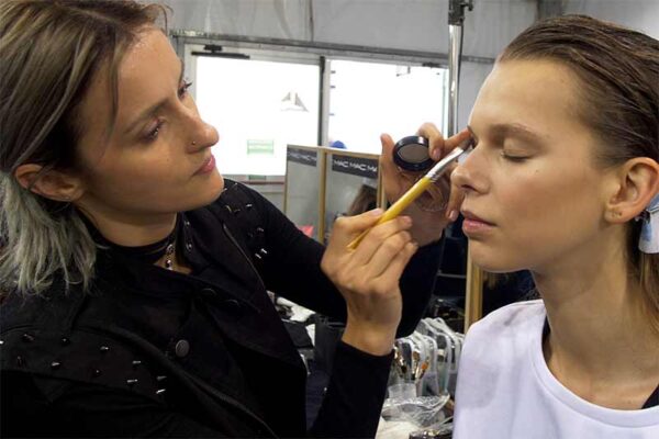 Trucco semplice e moderno. Vivetta estate 2018. make-up: Tiziana Raimondo