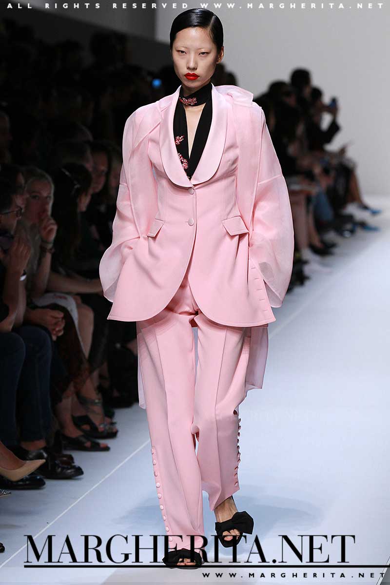 Tendenze moda 2018. Il tailleur pantalone