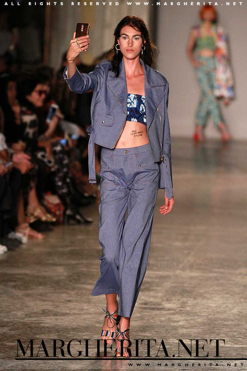 Tendenze moda 2018. Il tailleur pantalone