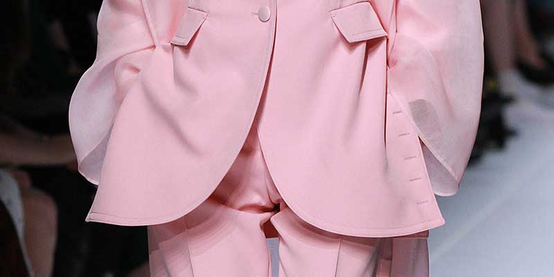 Tendenze moda 2018. Il tailleur pantalone