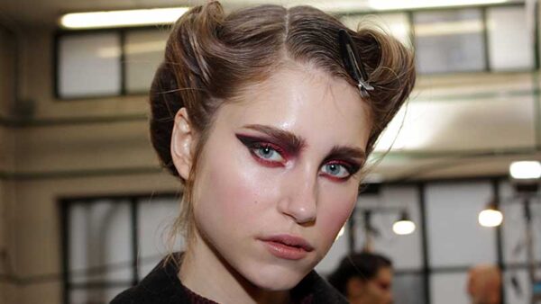 Acconciatura romantica. Sfilata: Antonio Marras. Hair: James Pecis. Ph. Charlotte Mesman