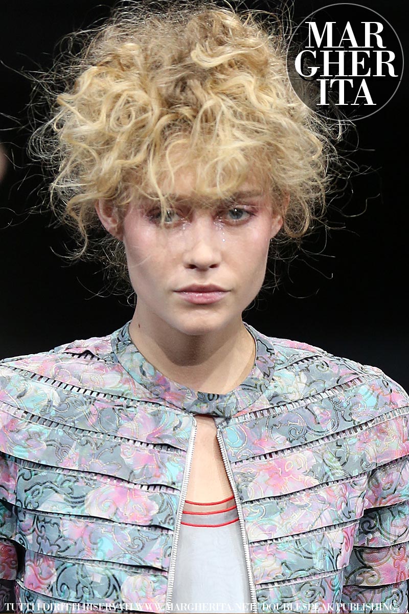 Tendenze capelli 2019. Hair styling e acconciatura.
