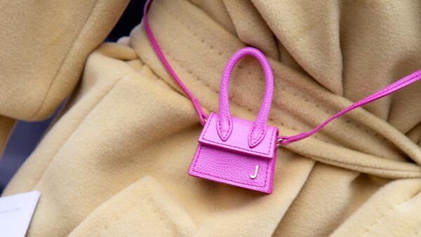 Accessori di moda autunno inverno 2019 2020. La borsetta micro
