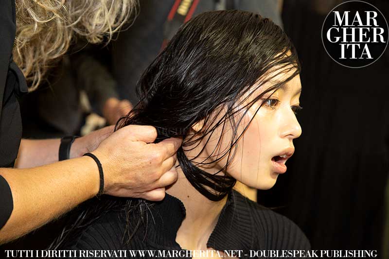 Nuove idee capelli donna per il 2020. Acconciature wet look