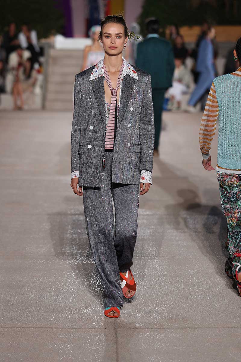 Tendenze moda donna primavera estate 2020: completi giacca-pantalone