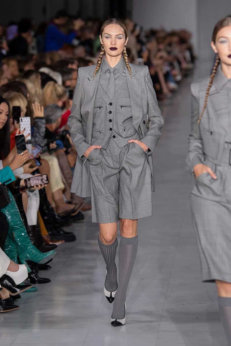 Tendenze moda donna primavera estate 2020: completi giacca-pantalone