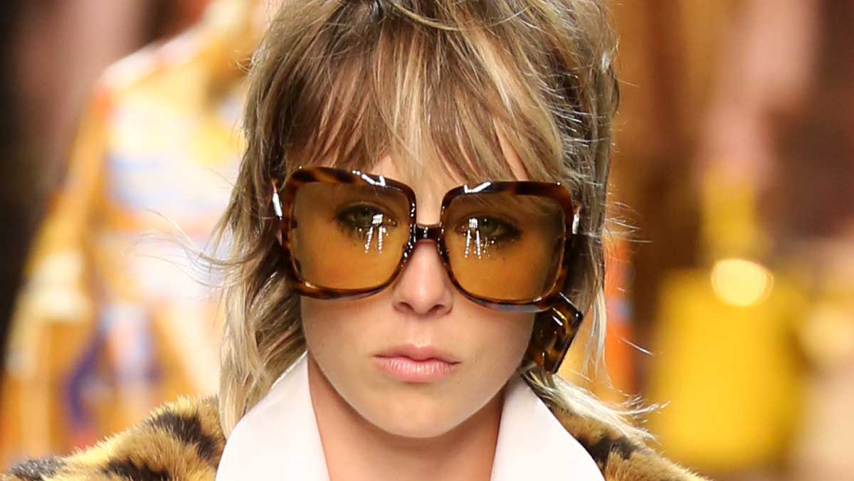 Un taglio corto ultrafemminile (e sembra lungo!) Tendenze capelli primavera 2020 idee e consigli per i tuoi capelli - Foto Mauro Pilotto