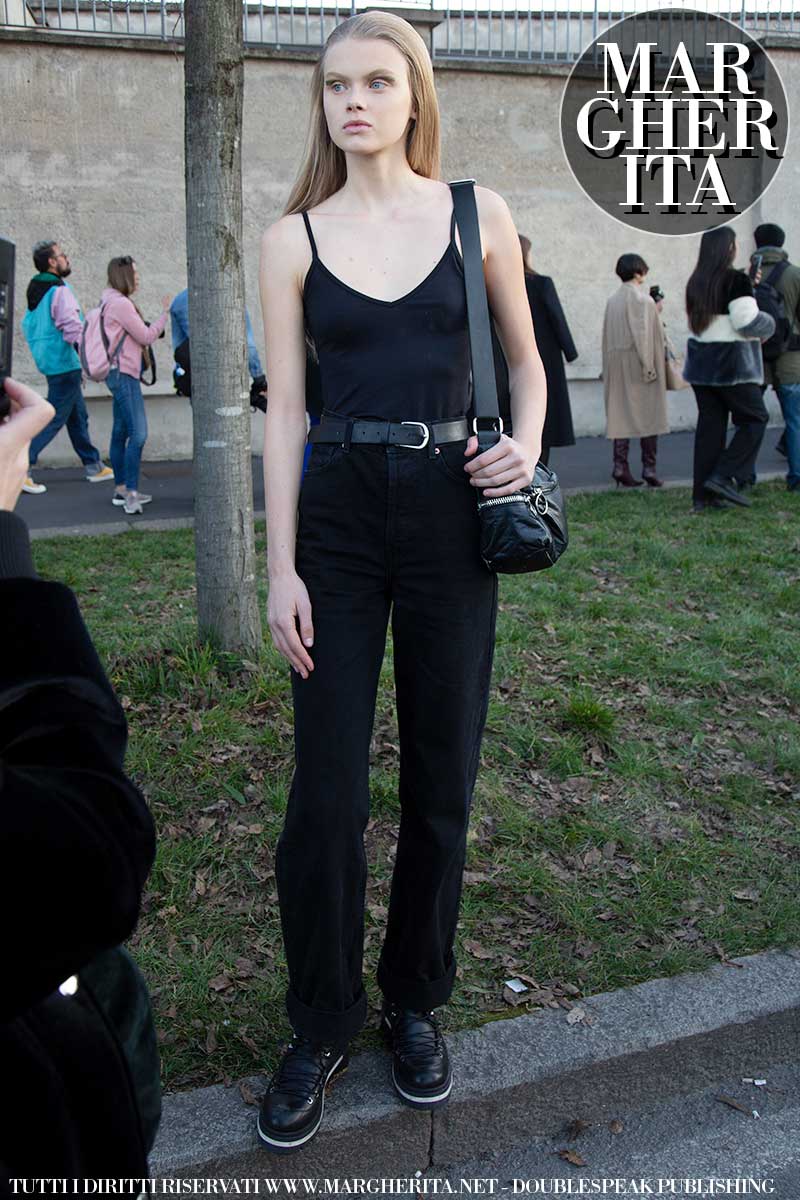 Moda street style primavera estate 2020: come si vestono le modelle! - Foto Charlotte Mesman