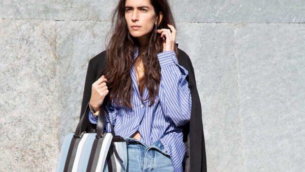 Moda street style primavera estate 2020. Ecco come indossare i jeans - Chiara Torire fotografata da Charlotte Mesman