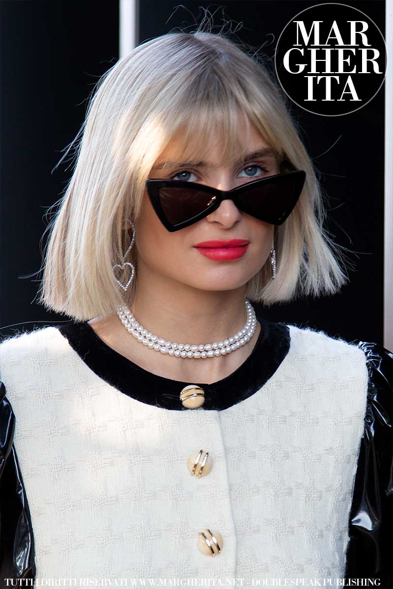 Tendenze occhiali da sole estate 2020. Ecco gli occhiali che ti rendono più giovane! Questi occhiali da sole sono trendy - Foto Charlotte Mesman