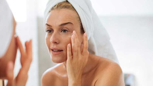 Prendersi cura della pelle quando non si è più giovanissime. Consigli anti aging per chi ha superato il 50