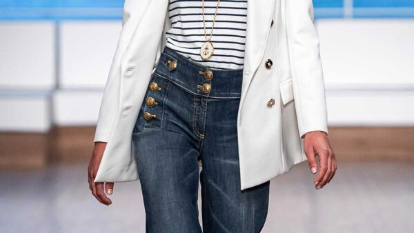 Moda estate 2020, le nuove tendenze jeans. Tre jeans azzeccati per un look all’ultima moda - Sfilata Elisabetta Franchi