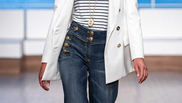 Moda estate 2020, le nuove tendenze jeans. Tre jeans azzeccati per un look all’ultima moda - Sfilata Elisabetta Franchi