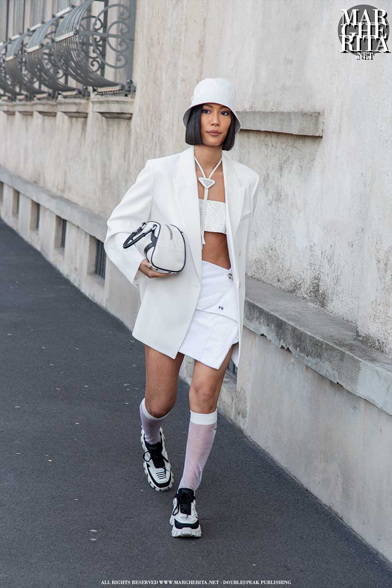 Nuovi trend moda estate 2020. Il total white look. 3 looks per tre idee moda per la tua estate - Foto Charlotte Mesman
