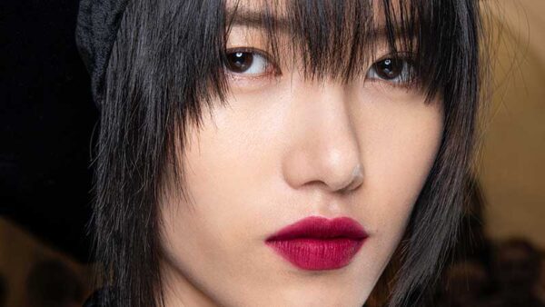 Tendenze trucco autunno inverno 2020 2021. Sfilata: Roksanda. Make-up: MAC. Photo: courtesy of MAC Cosmetics