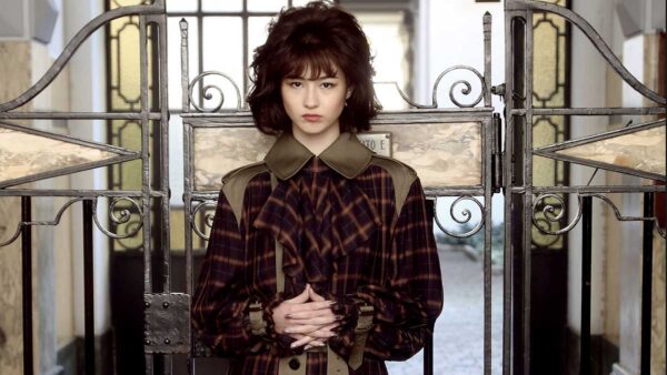 La moda autunno inverno 2020 2021. I trench coat reinterpretati: classici ma diversi - Sfilata Atsushi Nakashima