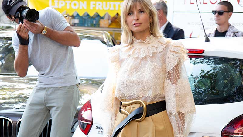 Tendenze moda estate 2020. Minigonne e shorts. Foto: Charlotte Mesman