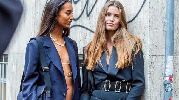 Tendenze moda donna autunno inverno 2020 2021. Lo street style e il blazer per il tempo libero. Copiamo le modelle! - Foto Charlotte Mesman