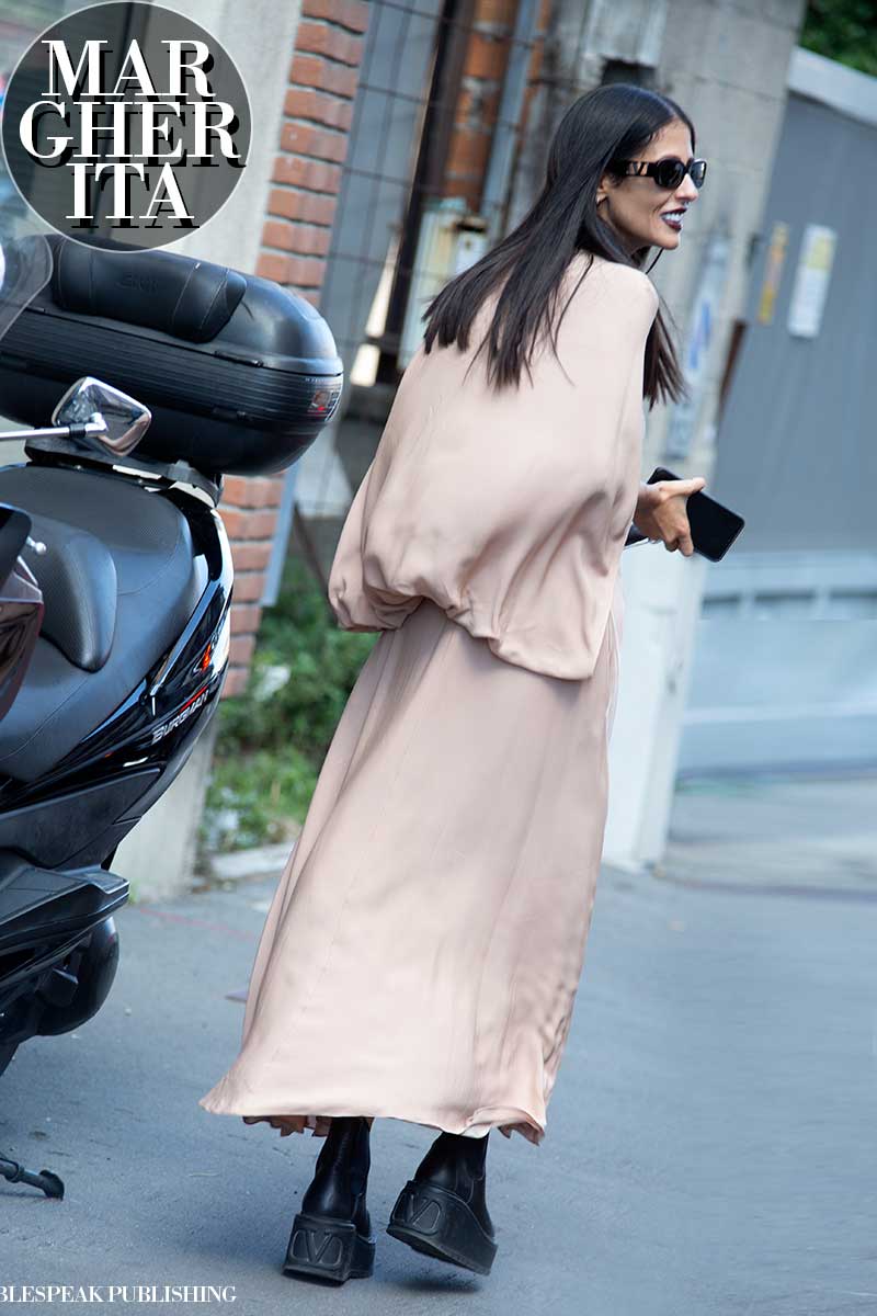 Tendenze scarpe inverno 2020 2021. Arriva Frankenstein! Ecco il trend stivali con la suola maxi. Cosa ne pensate? - Foto Charlotte Mesman