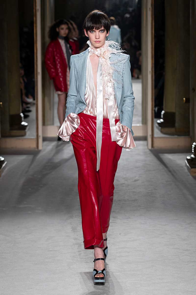 Moda. Come portare il rosso. Dieci consigli di stile, moda e tendenze inverno 2020 2021. Foto: Philosophy