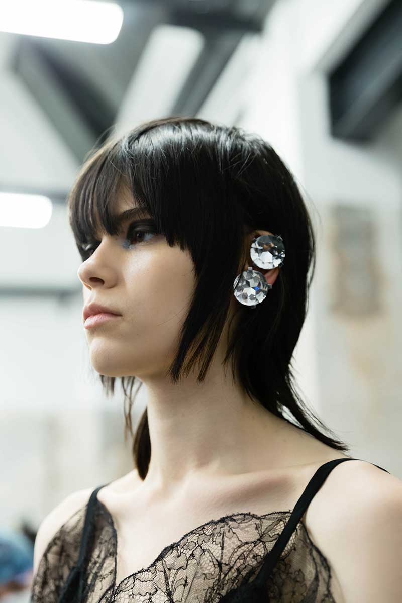 Tendenze capelli autunno inverno 2021 2022. Acconciature grunge