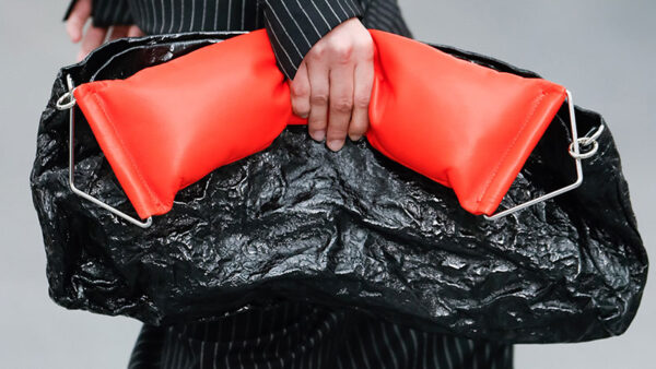 Accessori moda donna 2021. le borze per la primavera estate 2021 sono in formato mega - Foto Sportmax