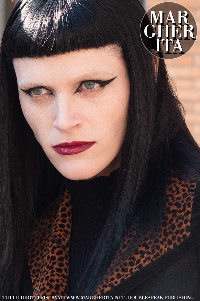 Trend alert makeup 2021: eyeliner, occhi da gatta! - Foto ADVERSUS