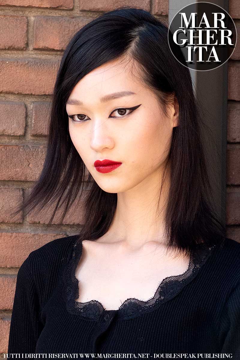 Trend alert makeup 2021: eyeliner, occhi da gatta! - Foto ADVERSUS