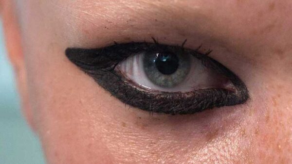 Le tendenze trucco PE 2021 secondo MAC Cosmetics. Sfilata: Giambattista Valli – BTS Images Photography by Isamaya Ffrench