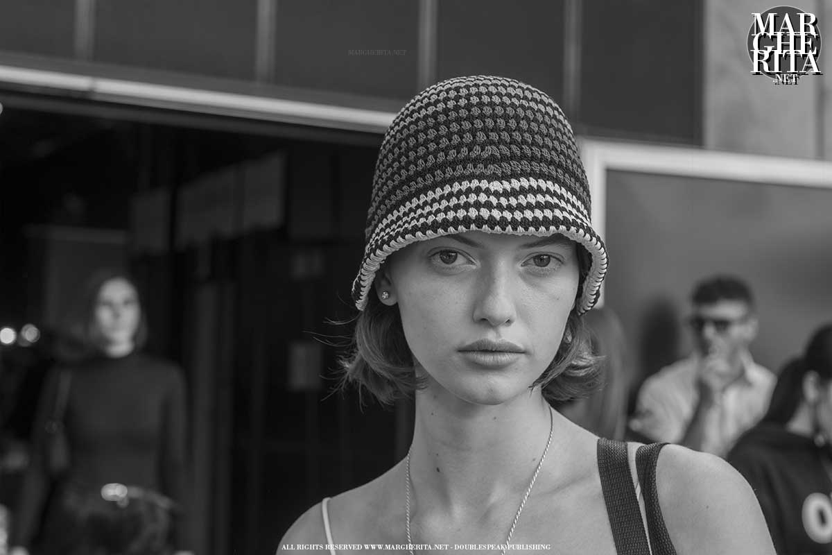 Milano Fashion Week Estate 2022, foto street style - Photo ADVERSUS