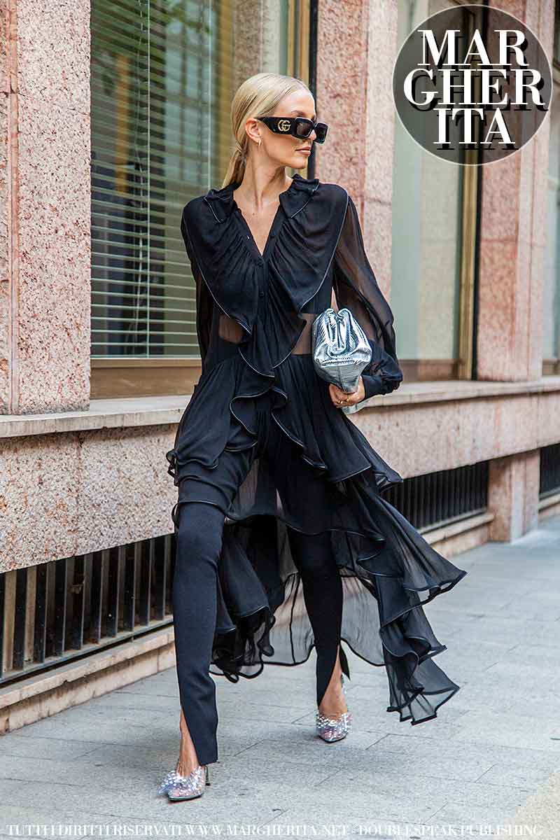 Moda streetstyle donna autunno inverno 2021 2022. 16 Consigli di stile per te. Foto: Charlotte Mesman