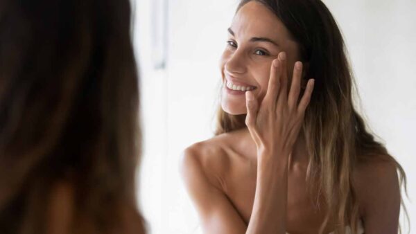 Creme anti-aging contro l'invecchiamento della pelle? Funzionano? Cosa devono contenere?