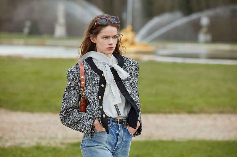 Tendenze moda inverno 2022. La giacca bouclé. Photo courtesy of Celine