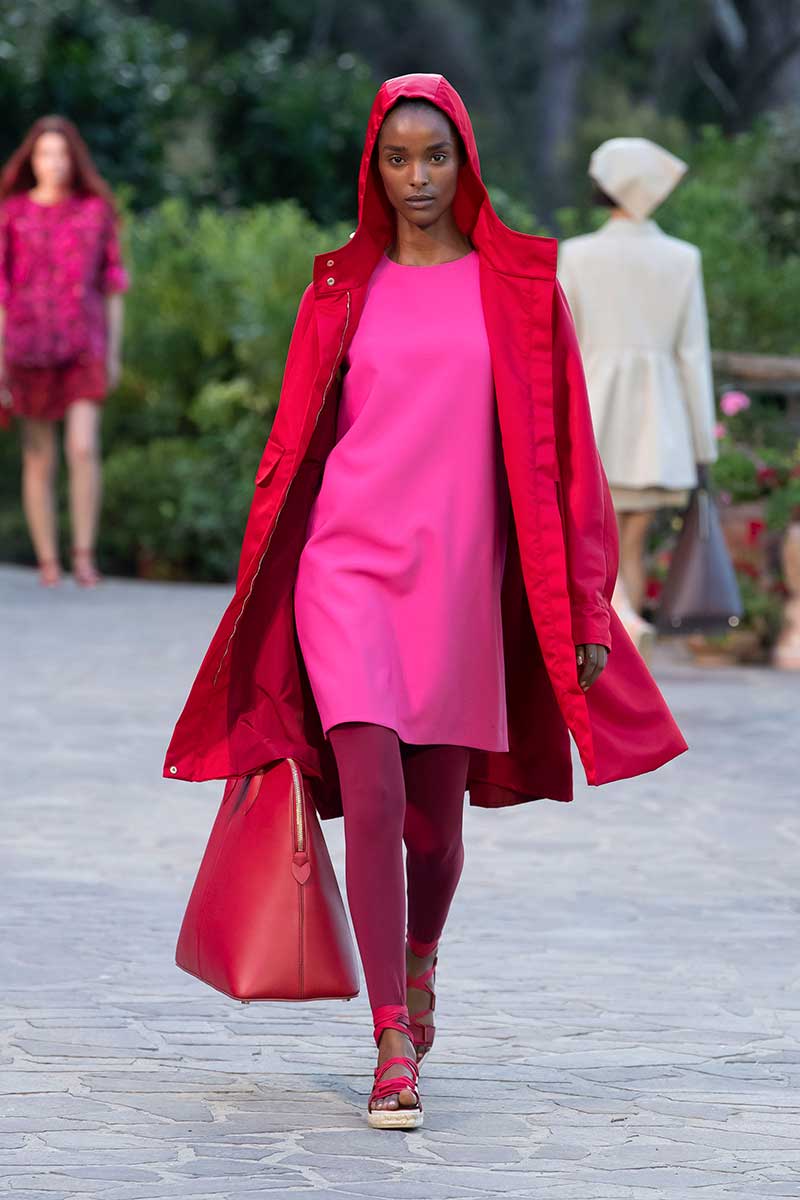 Tendenze moda primavera estate 2022. Il colore rosa