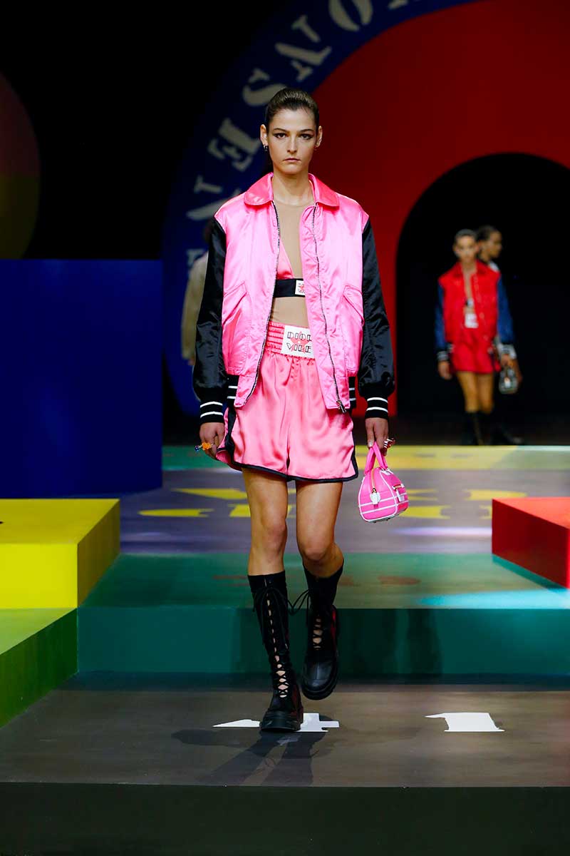 Tendenze moda primavera estate 2022. Il colore rosa