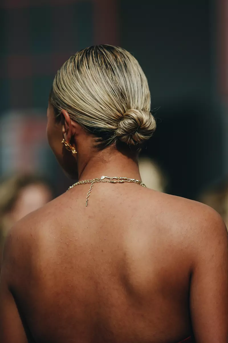 Chignon basso da Gestuz. Photo courtesy of Copenhagen Fashion Week SS 2023