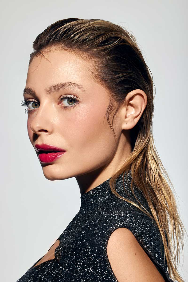 Tendenze trucco labbra e rossetto inverno 2022 2023 - Photo courtesy of MAC - Photo Bruno Gasparini, model: Sarah Guerre, make-up artist: Jessie Lefler