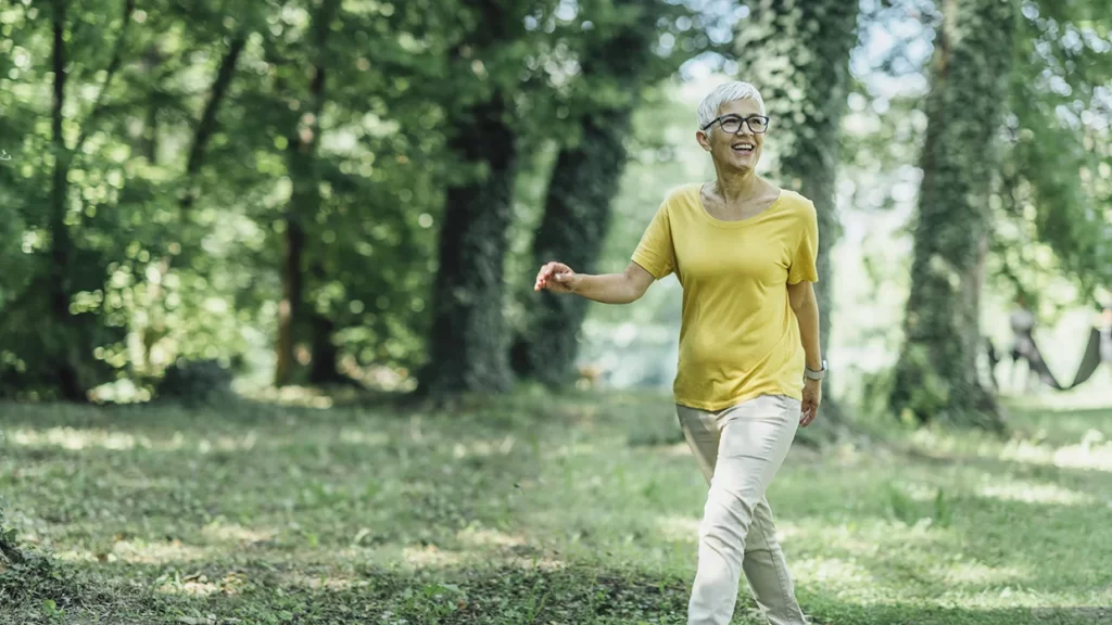 Come cambia il nostro corpo con la menopausa, cosa possiamo fare – anche a tavola – per aiutarlo