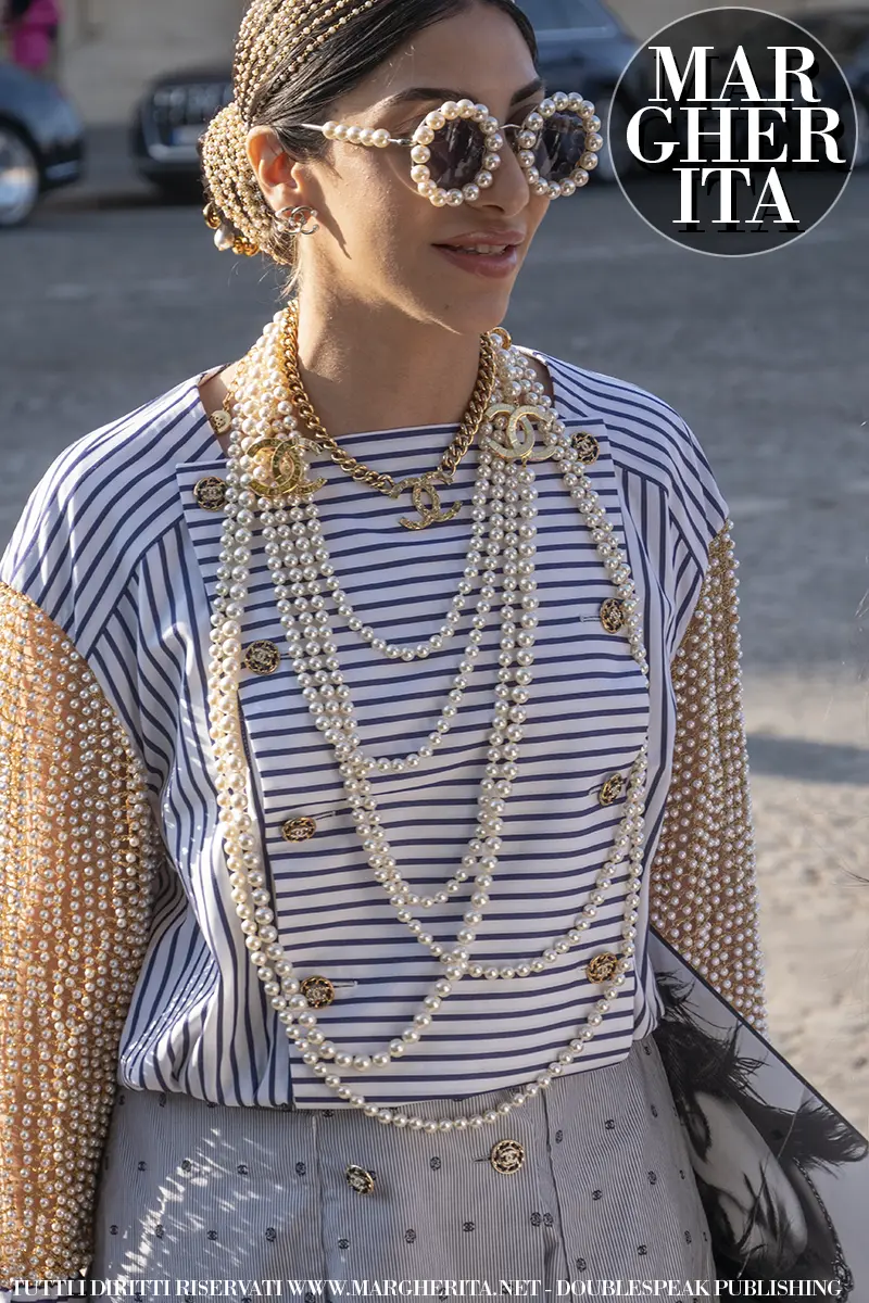 Aggiornate il vostro look moda inverno 2022 2023 con le perle! - Foto Charlotte Mesman
