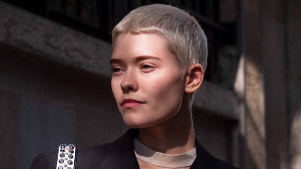 Nuove tendenze tagli di capelli donna 2023 - Photo Charlotte Mesman