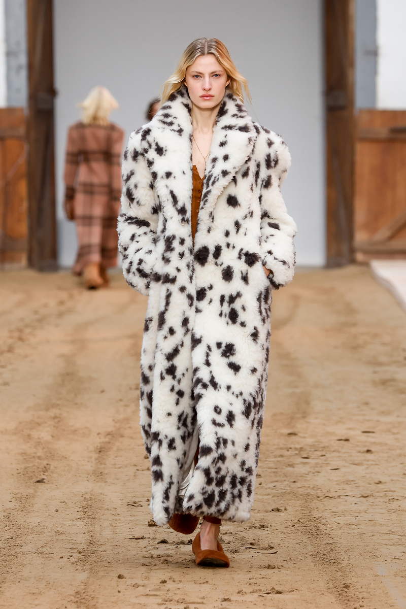 STELLA McCARTNEY INVERNO 2023 - Photo Courtesy of Stella McCartney